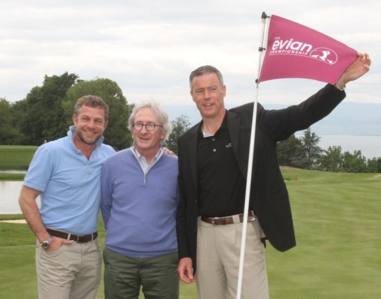 Franck Riboud entouré de Jacques Bungert , directeur du tournoi, et Yannick Le Hec, directeur du Resort.